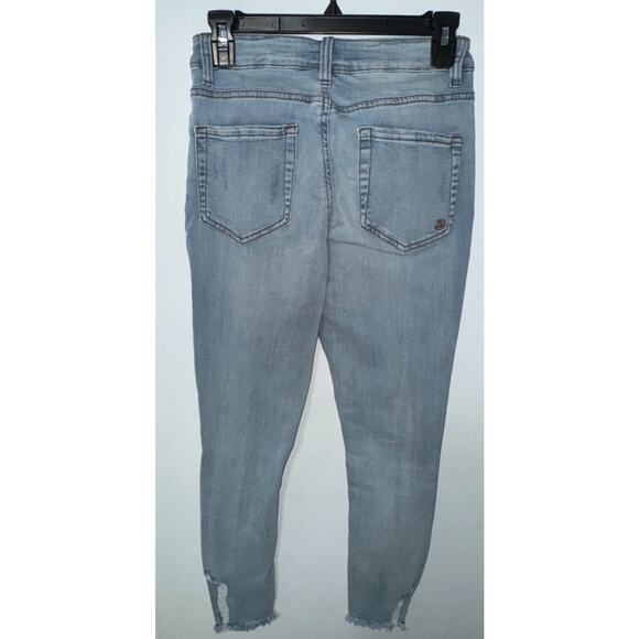 Indigo Rein Womens Size 5 Denim Jeans Waist 26 Crop Curvy Distressed Button Fly - Picture 2 of 11
